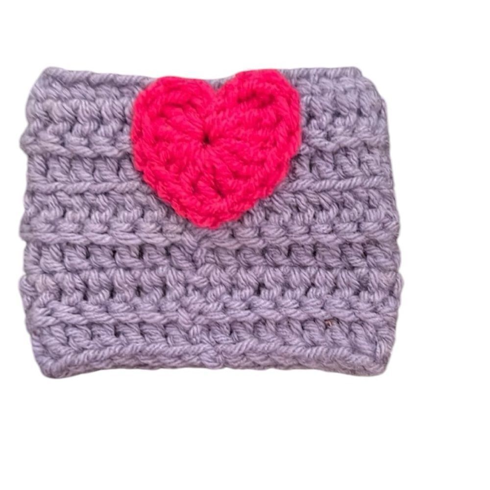 NWT purple with pink flower accent hand crocheted cup and can cozy